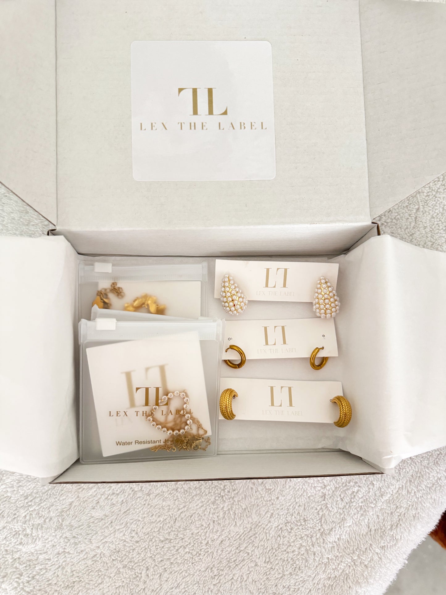 Prim Pearl Teardrop Earrings