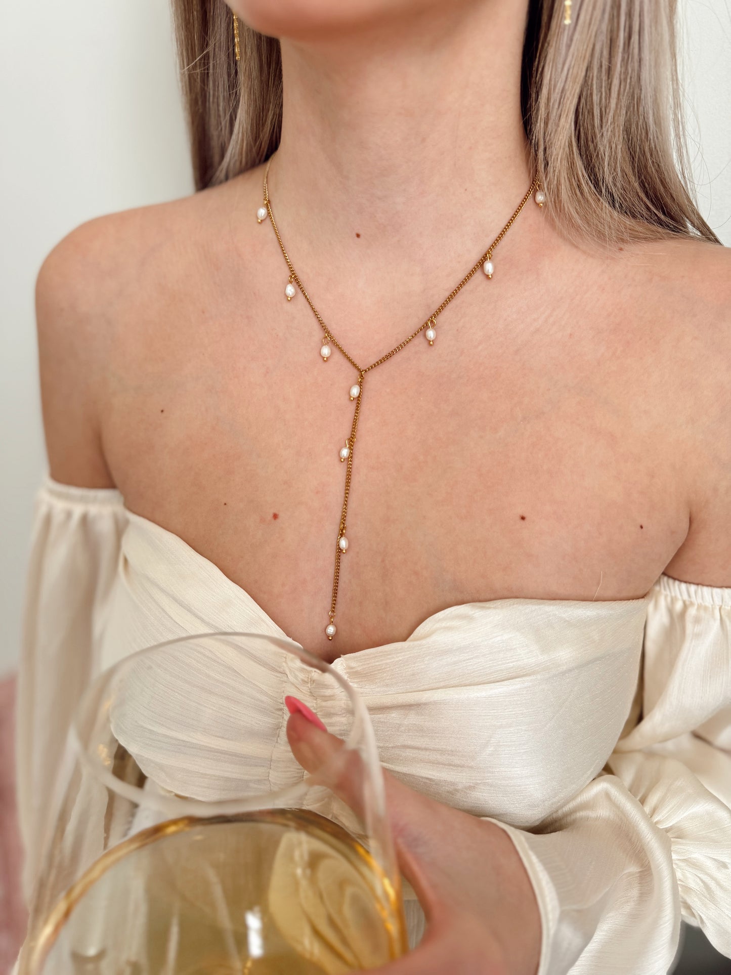 Lorelei Pearl Y Lariat Necklace