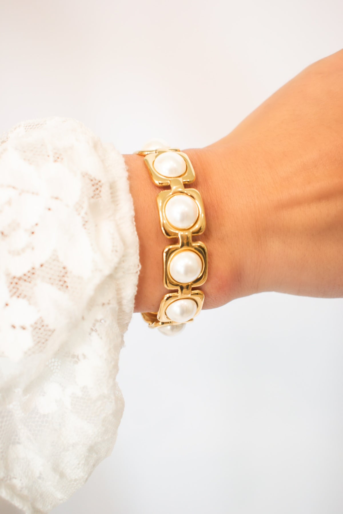 Landri Pearl Bangle