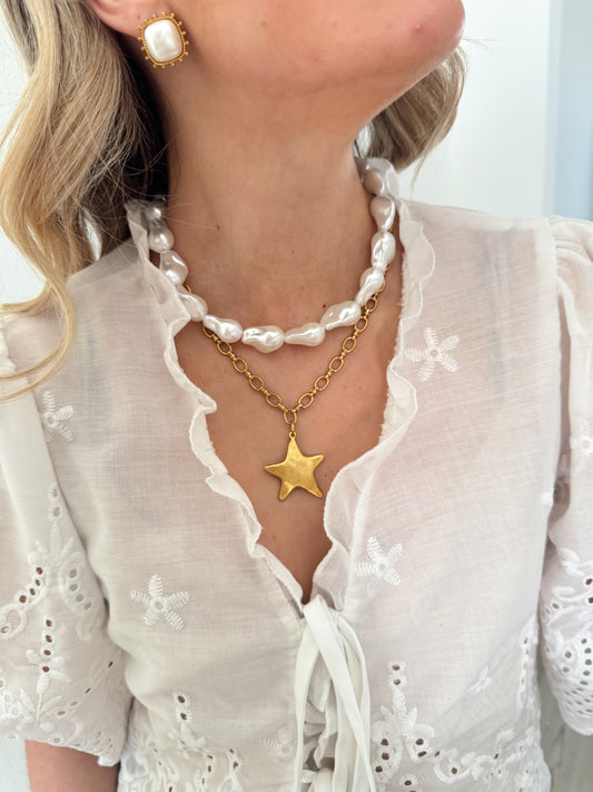 Statement Pearl Necklace