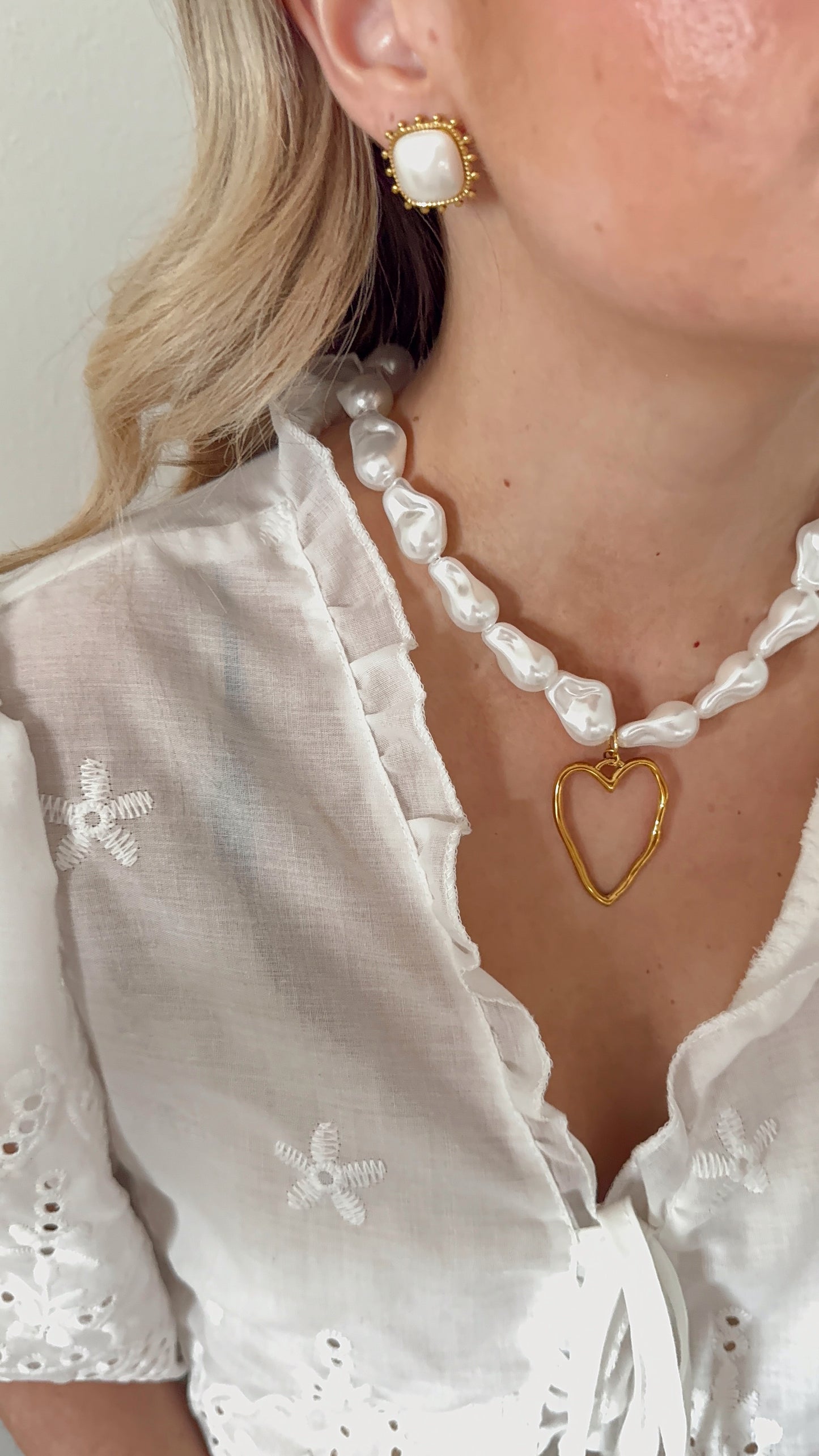 Heart On Statement Pearl Necklace